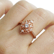 Load image into Gallery viewer, Rose Golden Flower Shape Wedding Ring